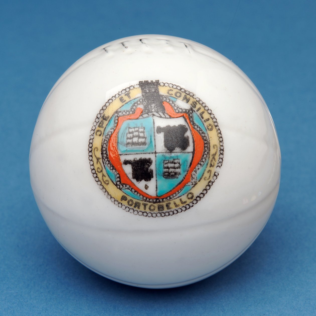 Miniatura de lembrança armorial com transferência decorativa do escudo de Portobello (cerâmica) de English School