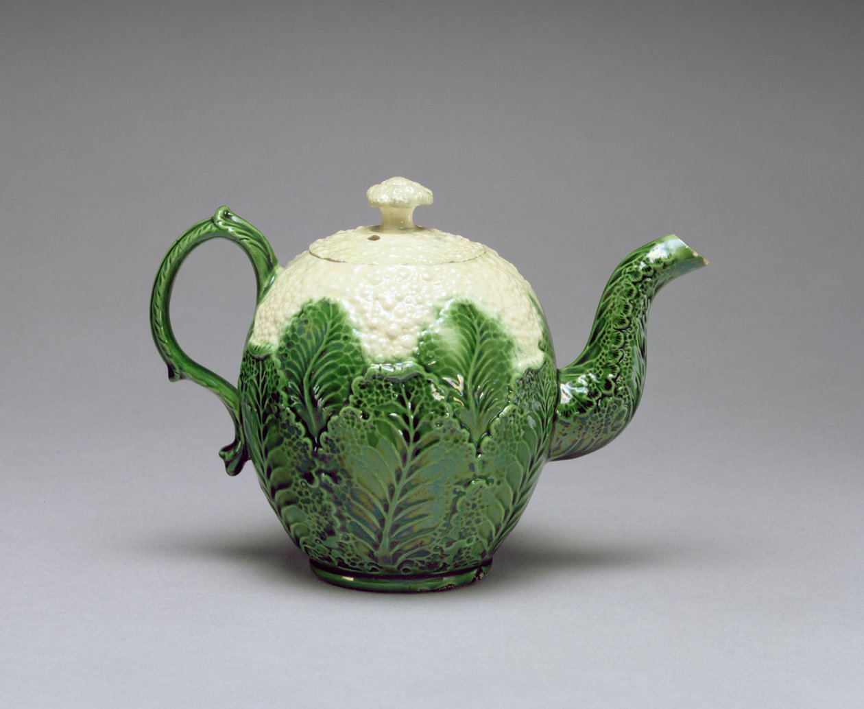 Bule de couve-flor, de Burlem, Staffordshire, c.1759-66 (faiança de creme vitrificada à base de chumbo, slip-cast) de English School