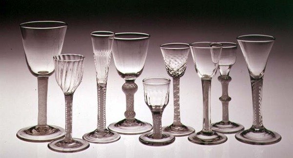 Coleção de óculos com hastes de torção opaca, 1760-75 (vidro) de English School