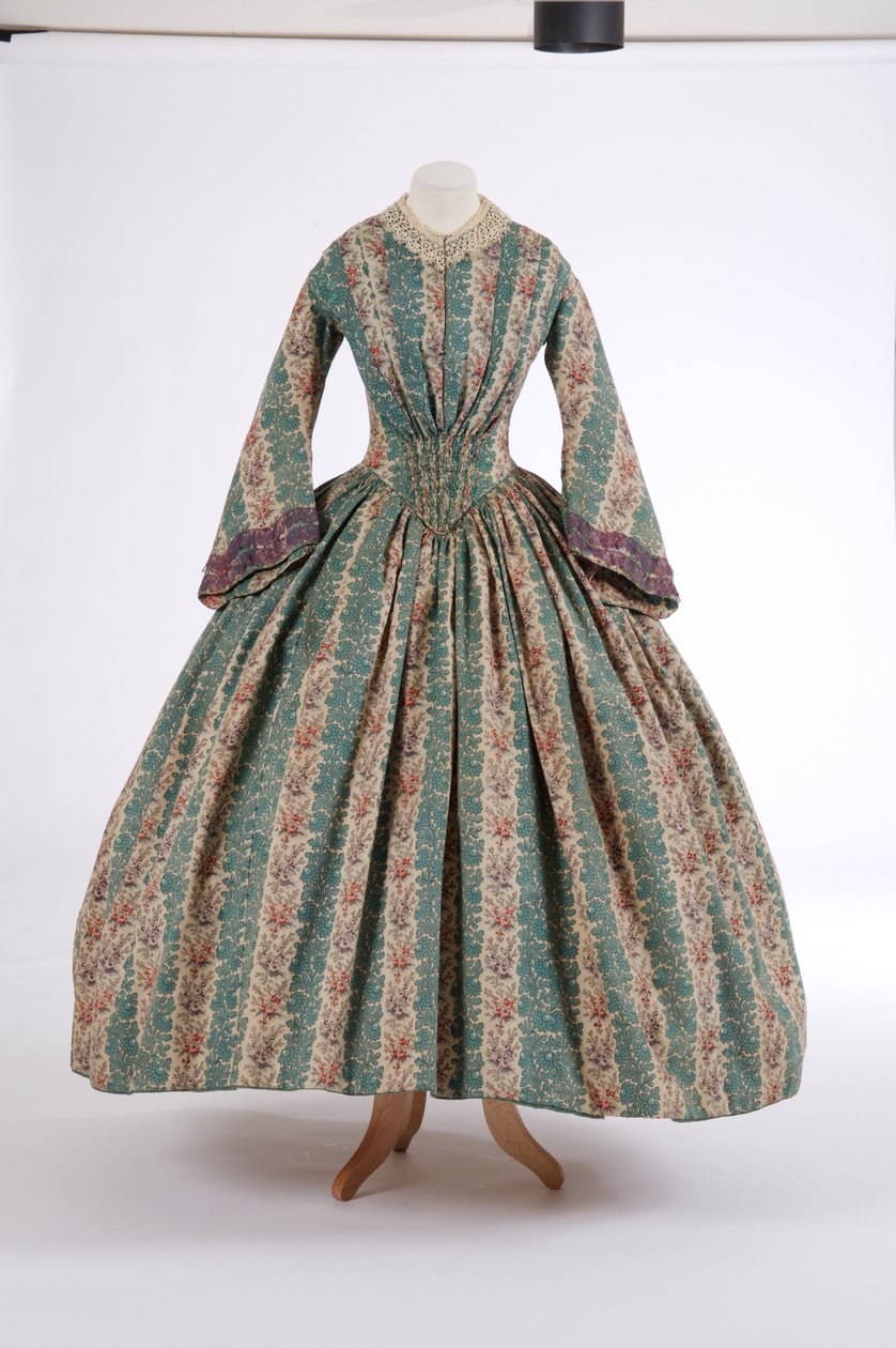 Vestido de dia, 1840 (tecido de lã estampado) de English School