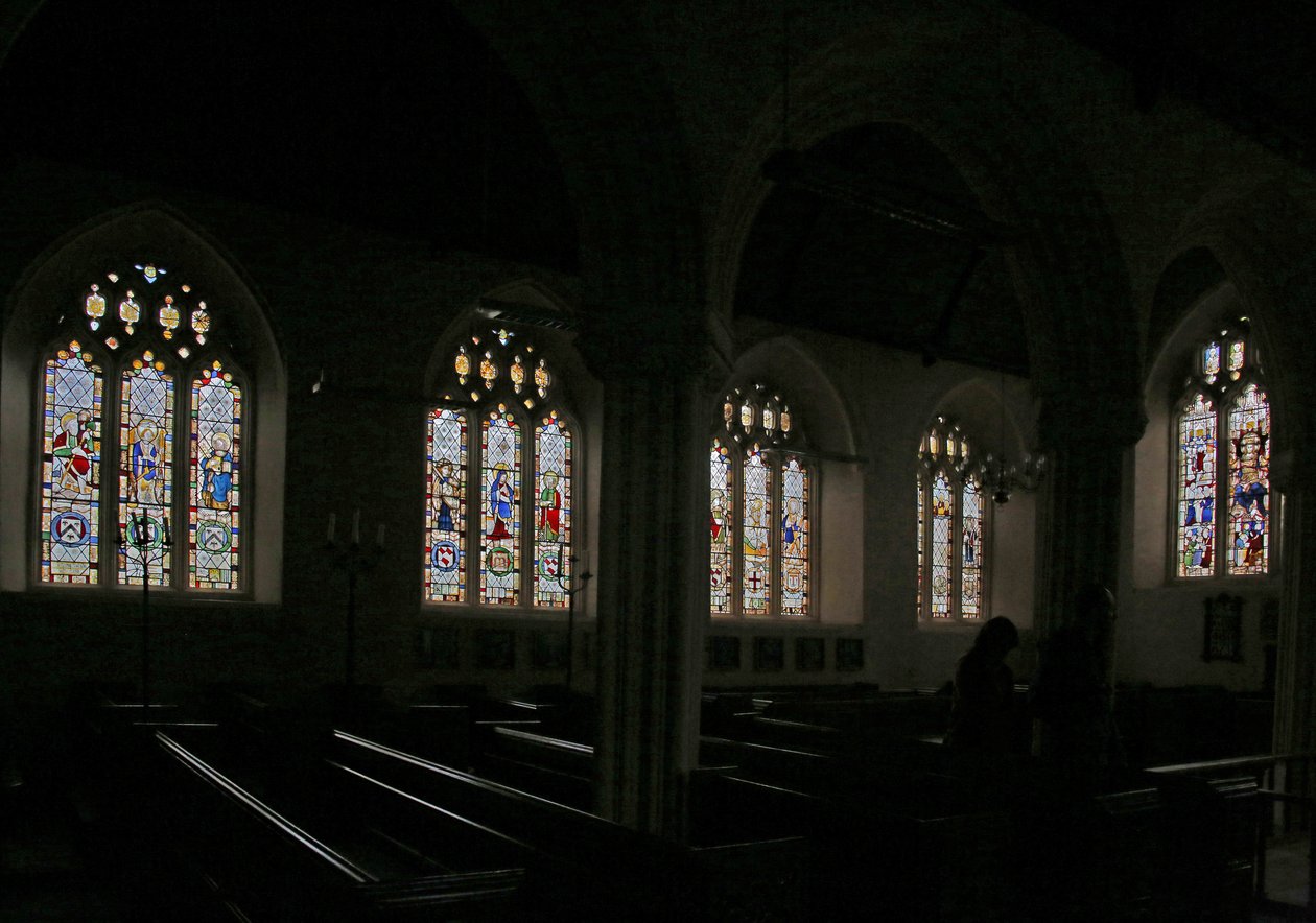 Retratando uma visão do lado norte da igreja de English School