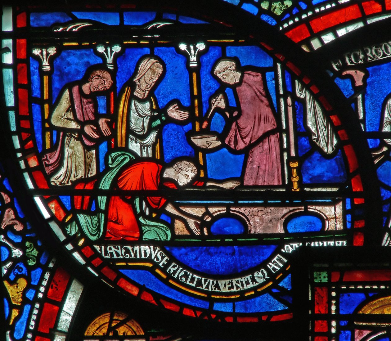 Detalhe da janela do milagre que descreve a história de Richard Sunieves de English School