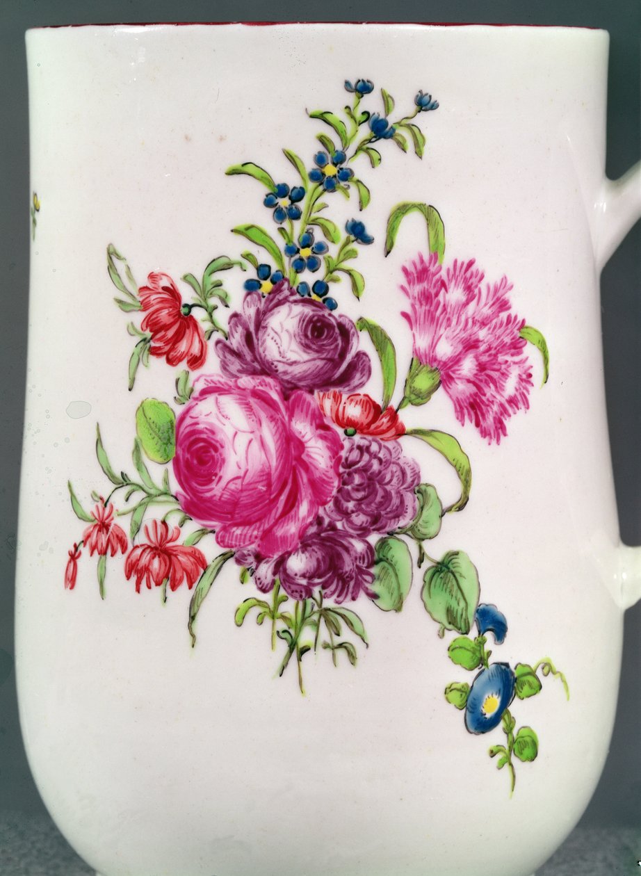 Detalhe da decoração da caneca Longton Hall Trembly Rose, c.1755 (porcelana) de English School
