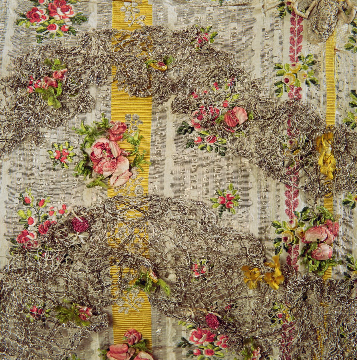 Detalhe de um vestido de boneca da moda de English School