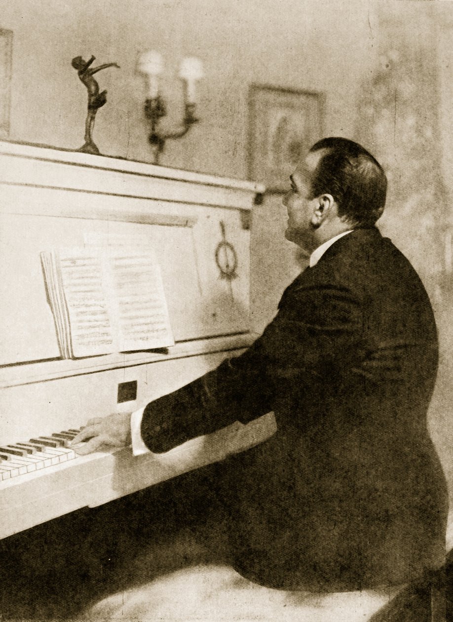 Enrico Caruso ao piano de English School