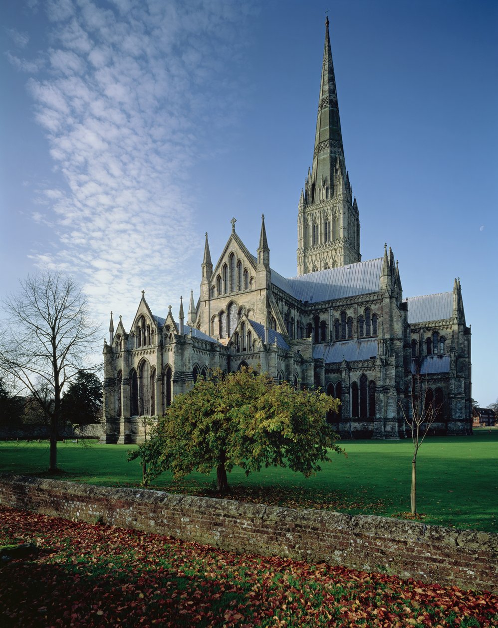Vista exterior da Catedral de Salisbury, 1220-58 de English School