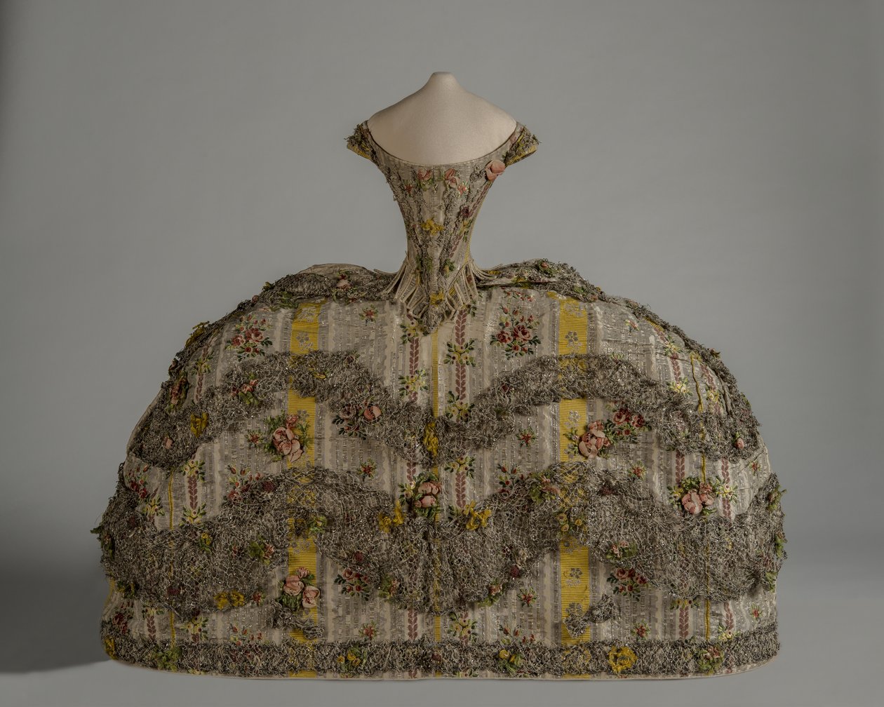 Boneca da moda de Mântua de English School