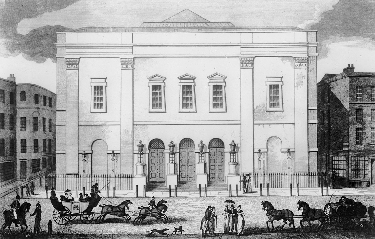 Vista frontal do Theatre Royal Drury Lane de English School