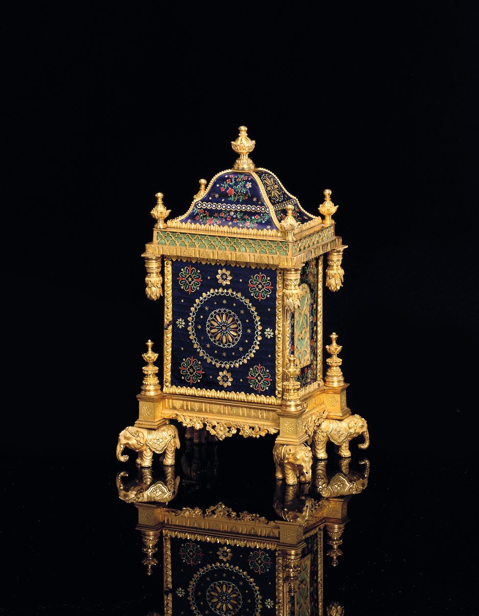 Musical George III e relógio de mesa pequeno que toca um quarto, Howlett & Horne, Londres, c. de English School
