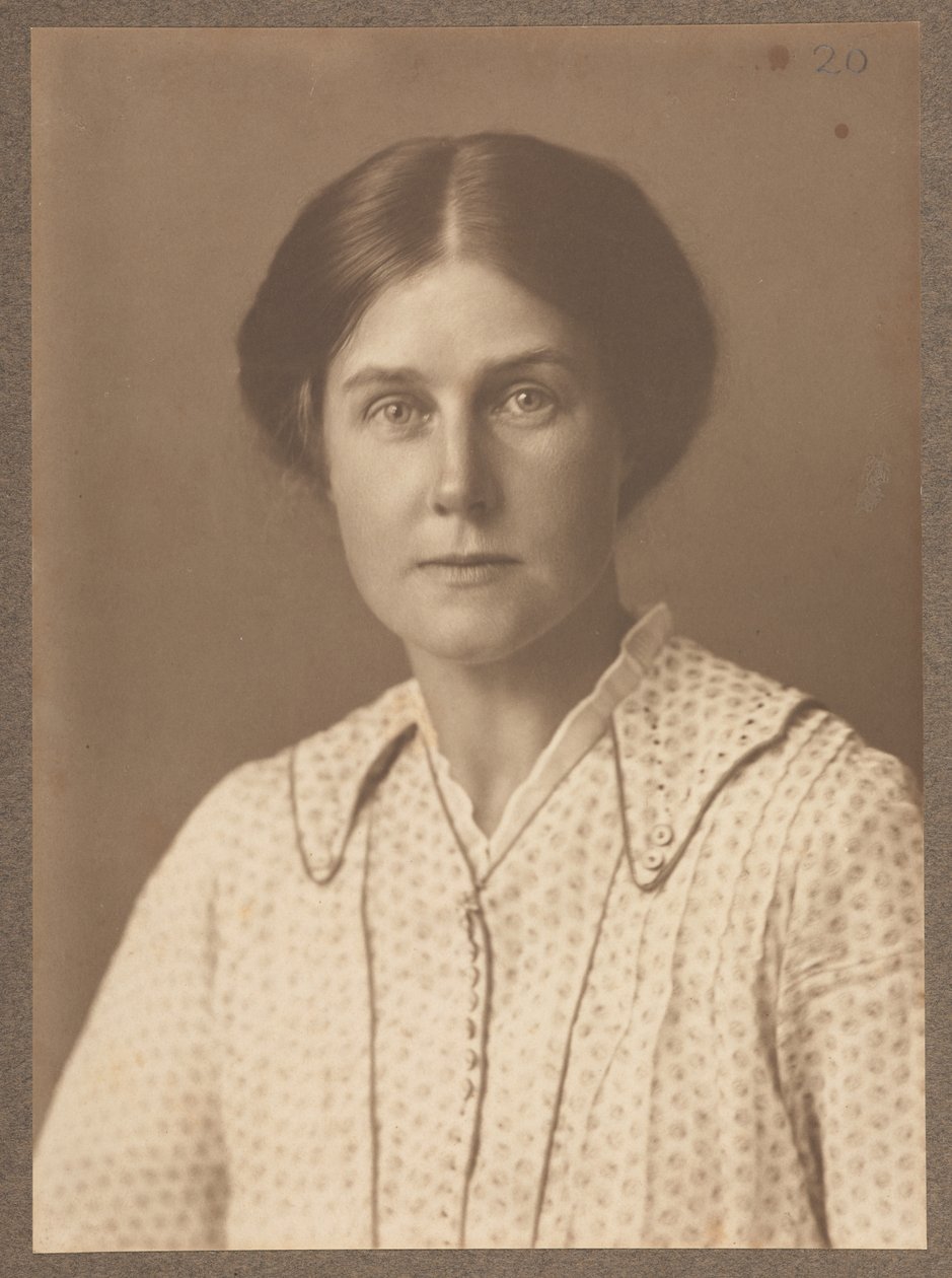 Harriet Weaver, Outubro de 1916 (foto sépia) de English School