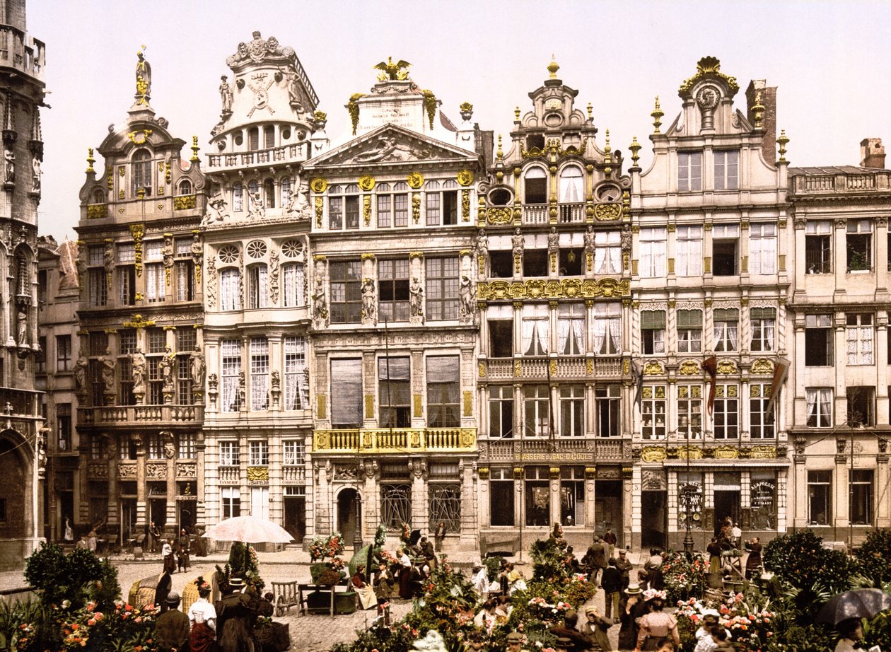 As velhas casas da Grand Place, em Bruxelas (foto colorida à mão) de English School
