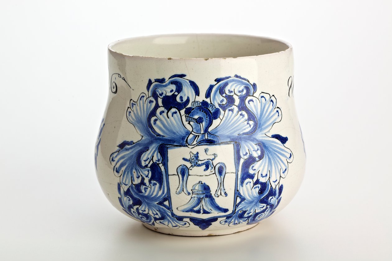Taça de casamento de Londres, 1688 (louça de barro de latão de estanho) de English School