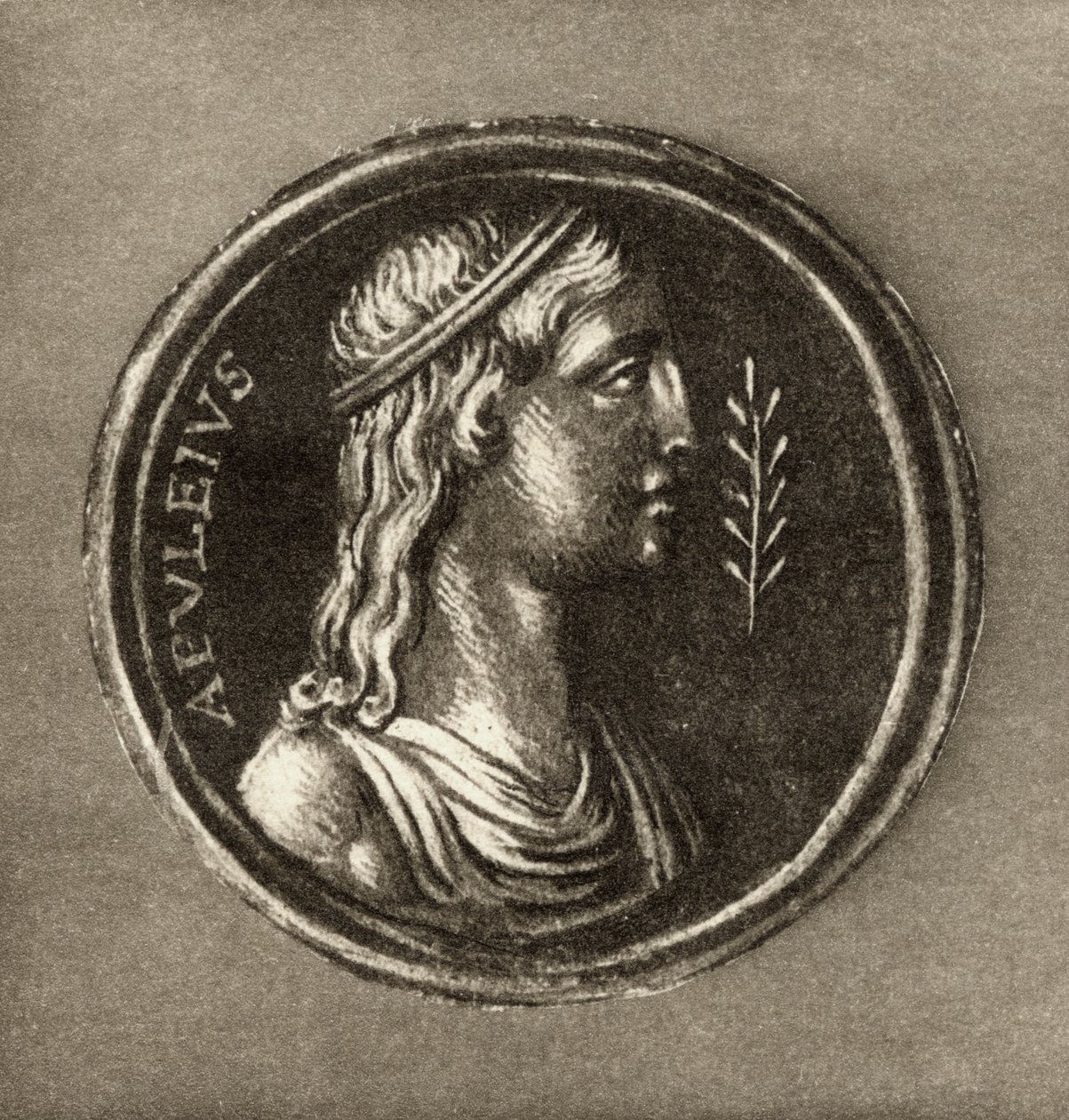 Lúcio Apuleio (c.124-c.180 dC), do frontispício à História de Cupido e Psique de Lucius Apulieius, publicado em 1903 de English School