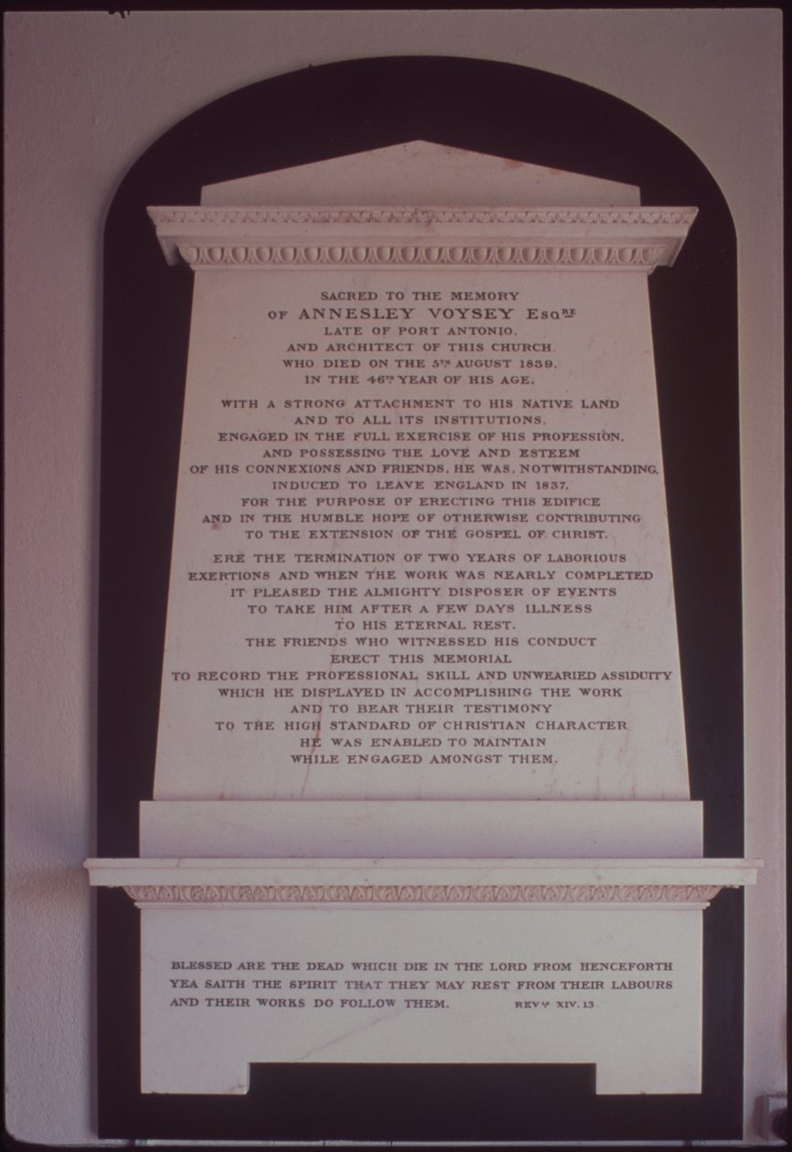 Memorial a Annesley Voysey de English School