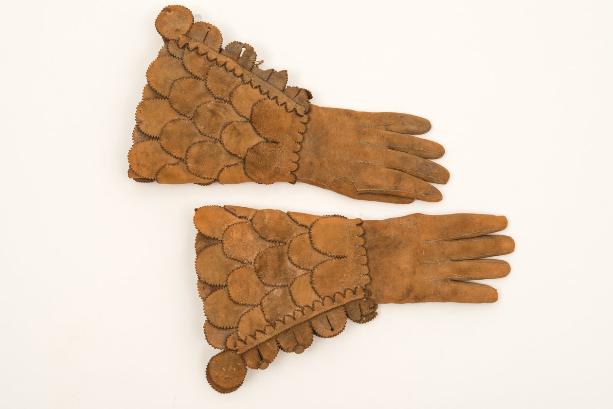 Luvas blindadas para homem, c.1600-50 (couro pesado) de English School