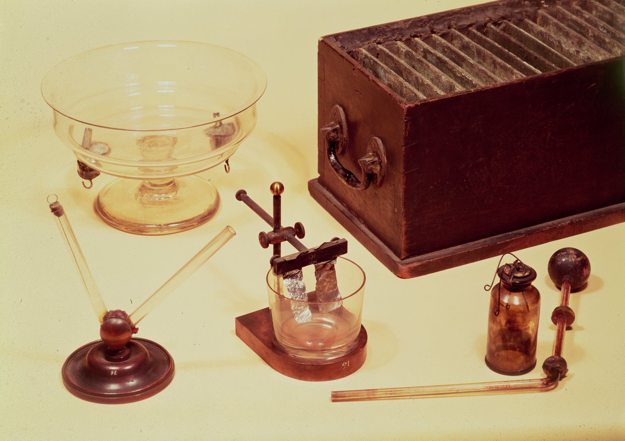 Equipamento original usado por Sir Humphry Davy (1778-1829) em seu experimento eletroquímico, início do século XIX de English School