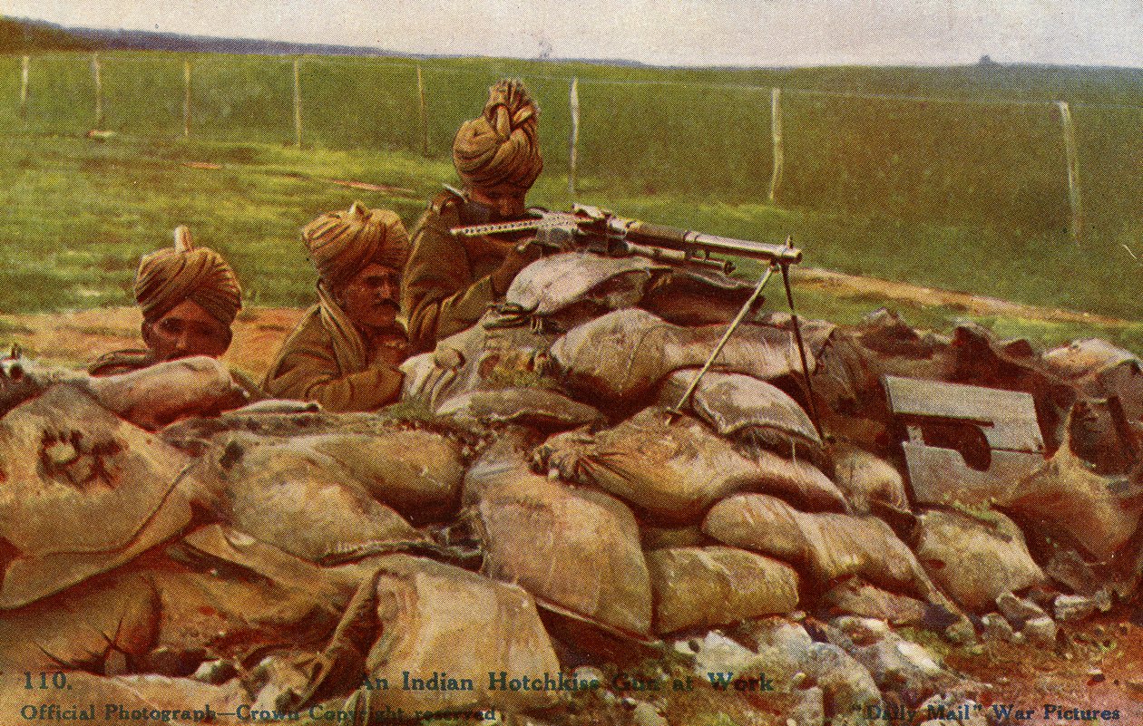 Postcard - Uma arma Hotchkiss indiana no trabalho de English School
