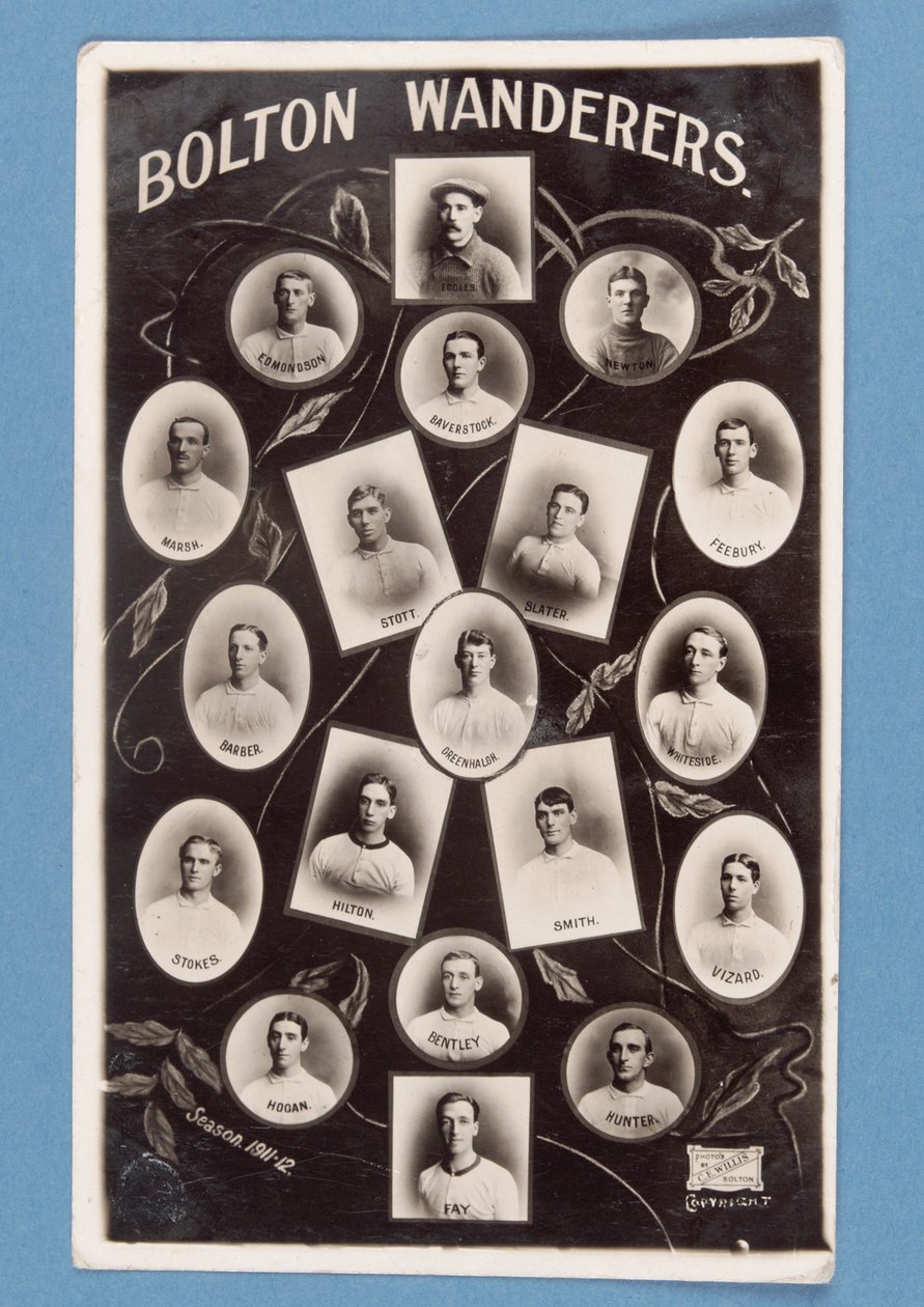Cartão postal dos jogadores do Bolton Wanderers FC, época 1911-12 (bw litho) de English School