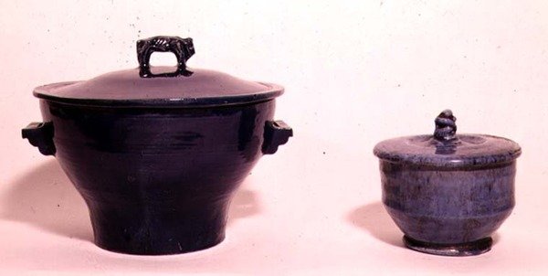 Panelas concebidas nas oficinas da Omega, c.1917 (cerâmica) de English School