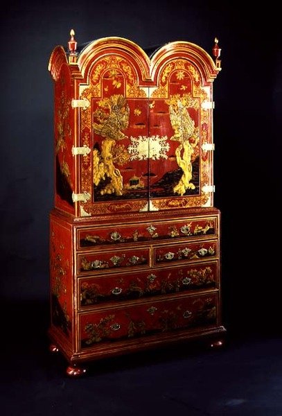 Gabinete da Rainha Ana no peito de English School