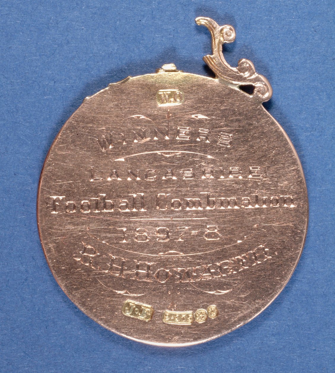 Reverso de uma medalha de Preston North End Football Club, 1897-98 (metal) (ver também 315000) de English School