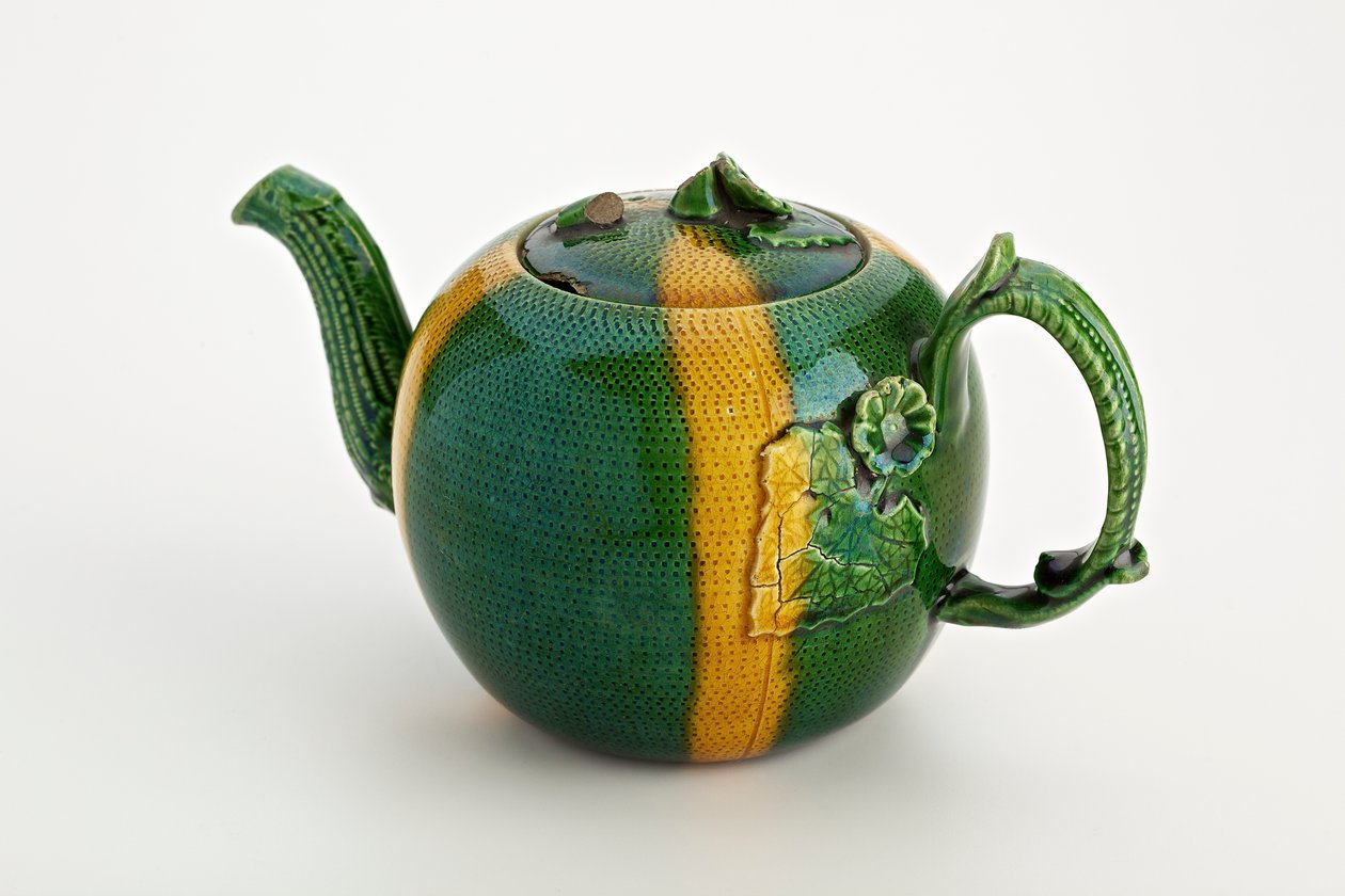 Bule de Staffordshire com manípulo e bica de fundição, 1750 (faiança de chumbo) de English School