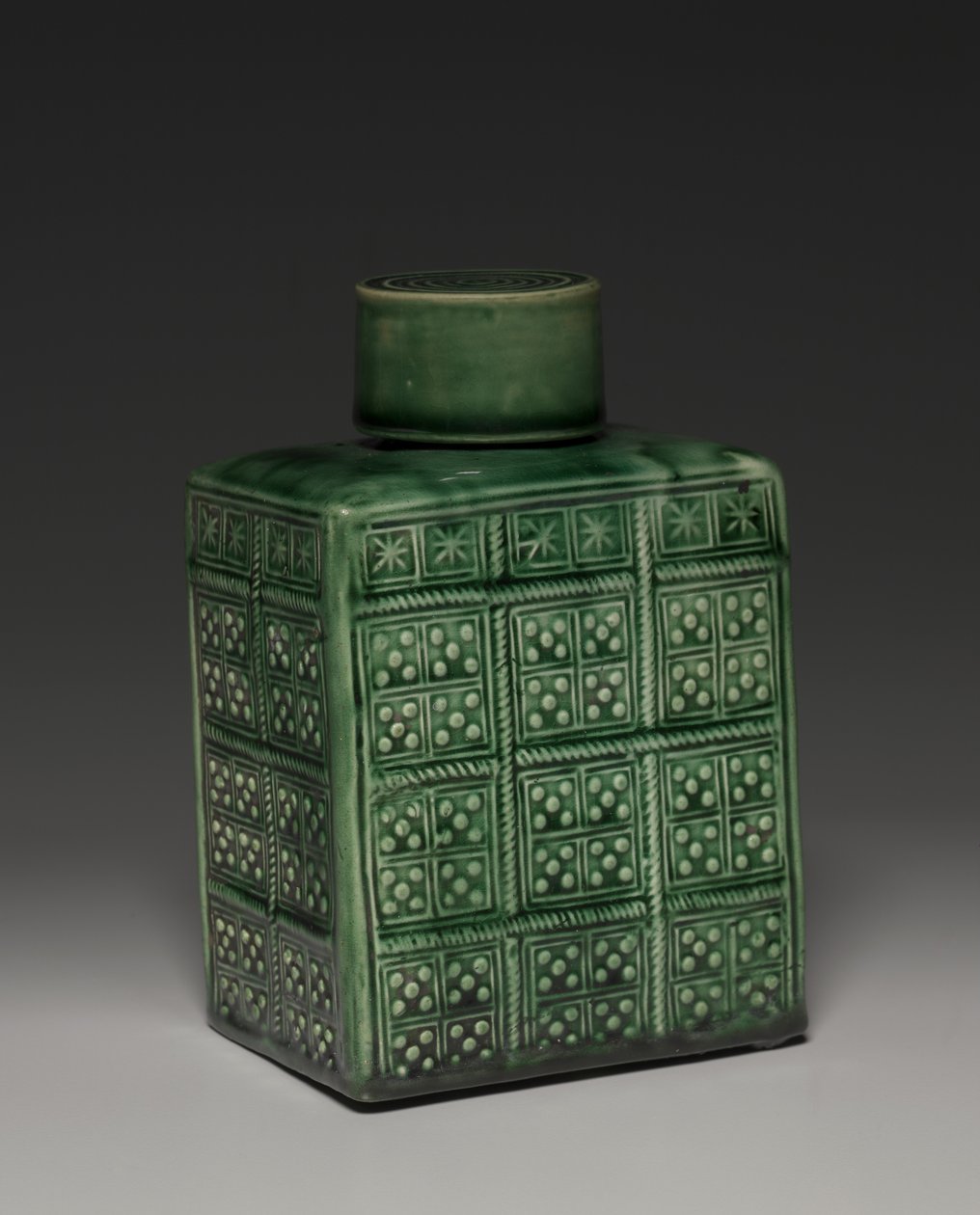 Tea Caddy com Tampa, Staffordshire Factory, c.1750-1800 de English School