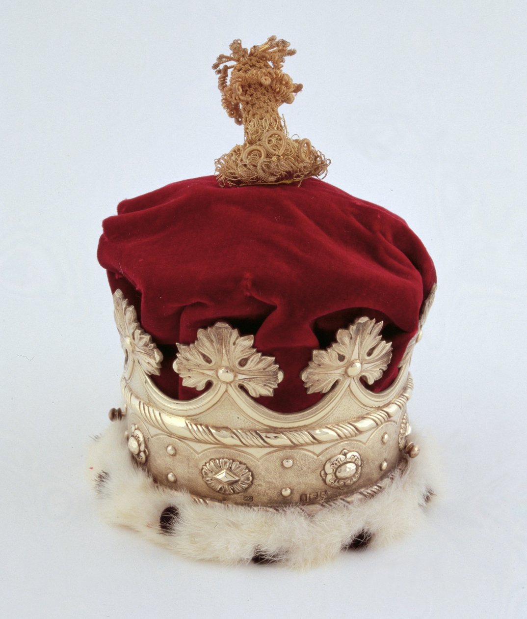 A Duquesa de Norfolks Coronet (prata dourada, veludo e arminho) de English School