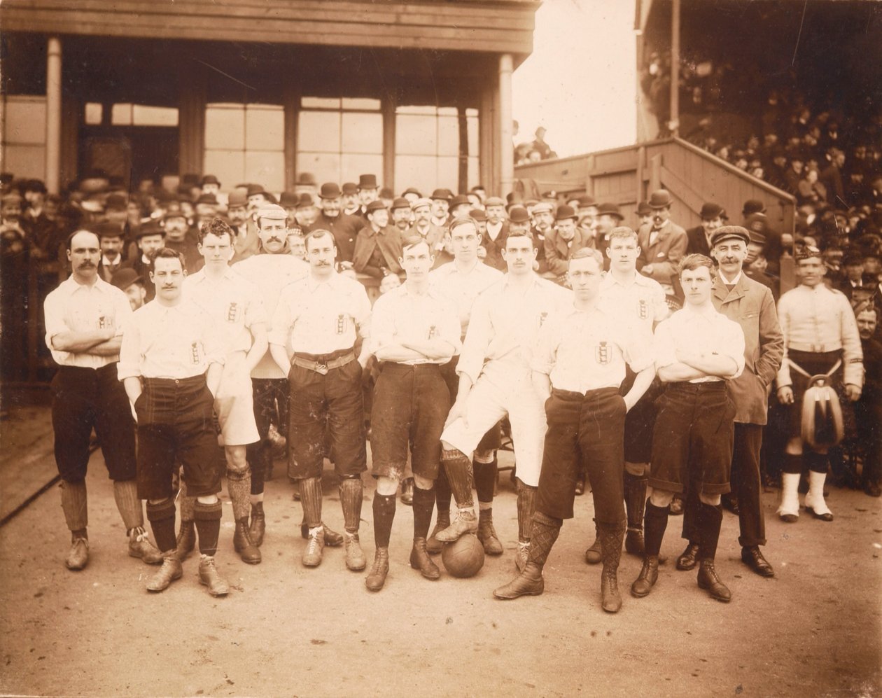 A equipe inglesa que jogou a Escócia em Glasgow, em 2 de abril de 1892 de English School