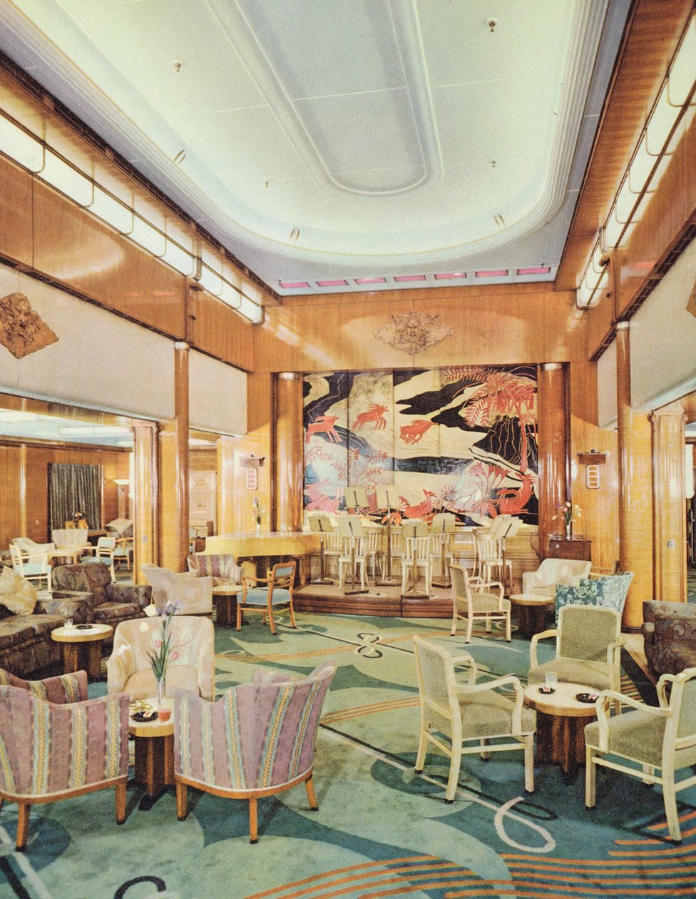 O Grand Hall, a bordo do RMS Mauretania de English School