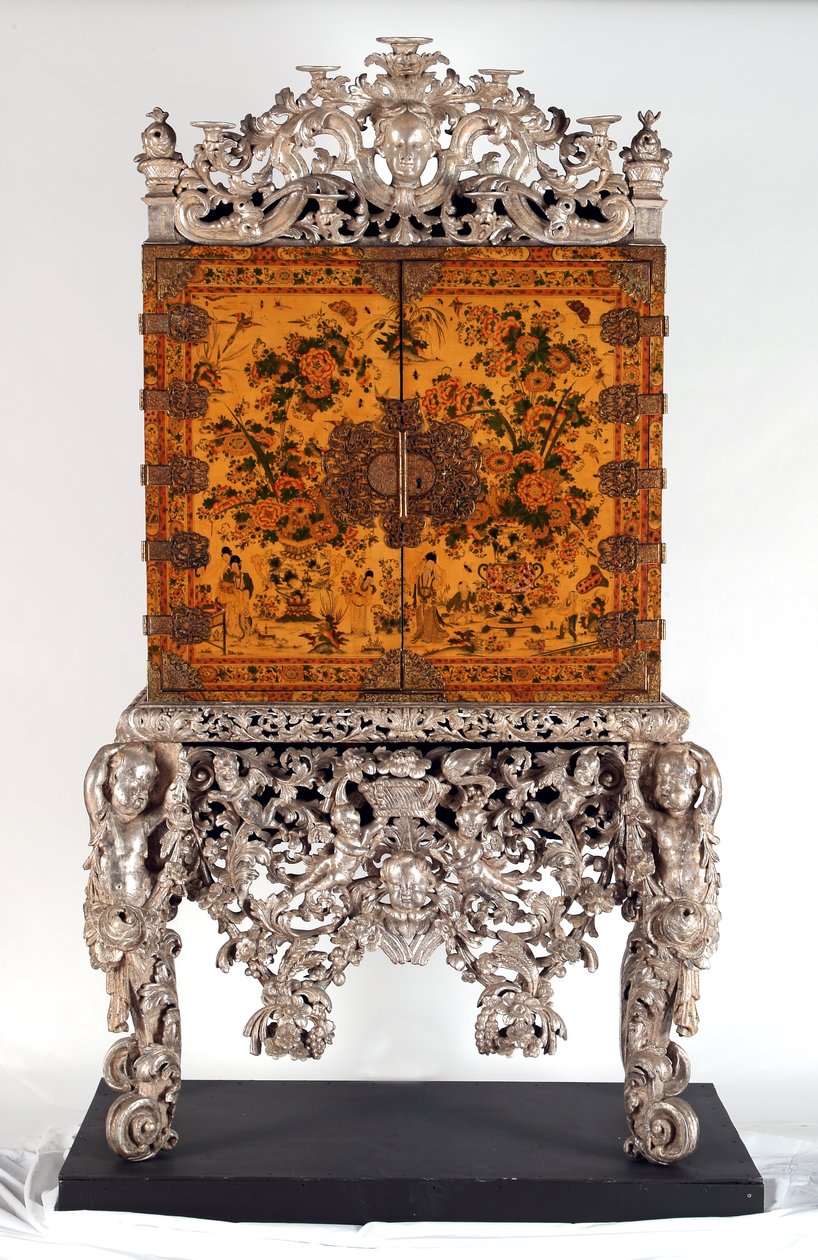 The Witcombe Cabinet, c.1697 (madeira japanizada e prateada) de English School