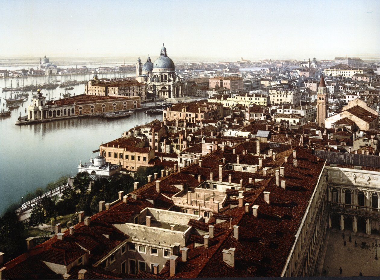 Vista do Campanile, Veneza (foto colorida à mão) de English School