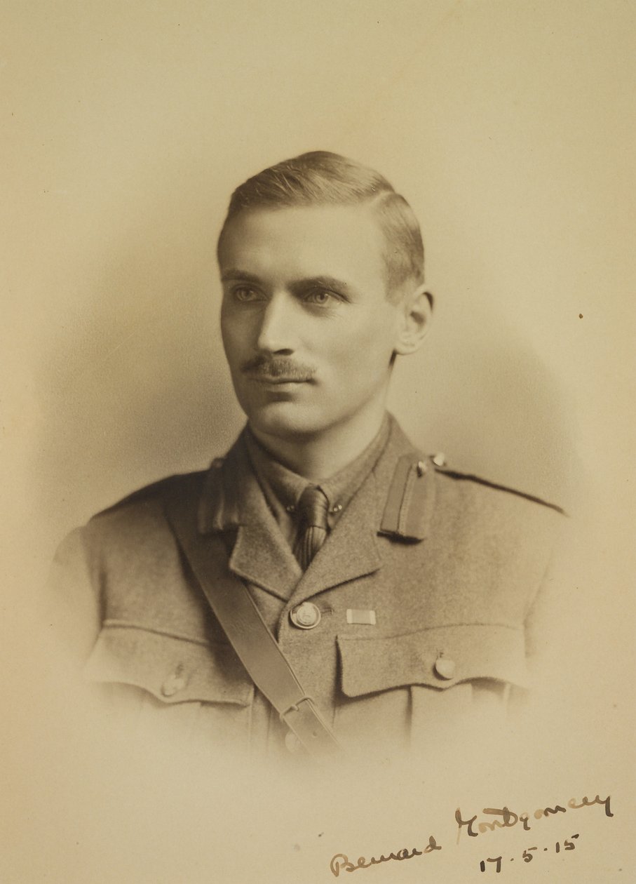 Visconde Bernard Law Montgomery (1887-1976) como Brigadeiro-Maior da 91ª Brigada de Infantaria, 17 de maio de 1915 de English School