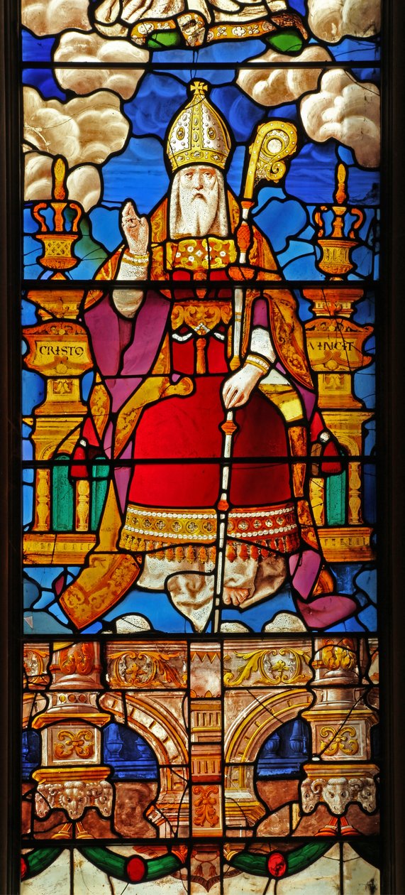 Janela N2 retratando São Nicolau: uma figura transformada de Deus Pai originalmente no topo de uma Árvore de Jessé ainda na Praça St Georges Hanover de English School
