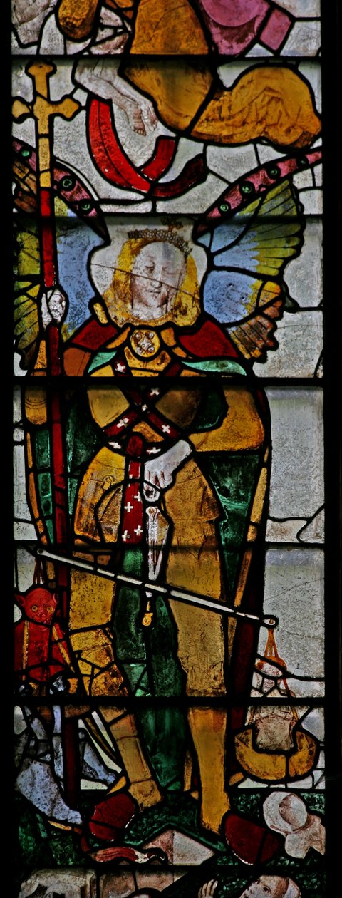 Janela Ww retratando uma cena do último julgamento: St Michael e outros detalhes de English School