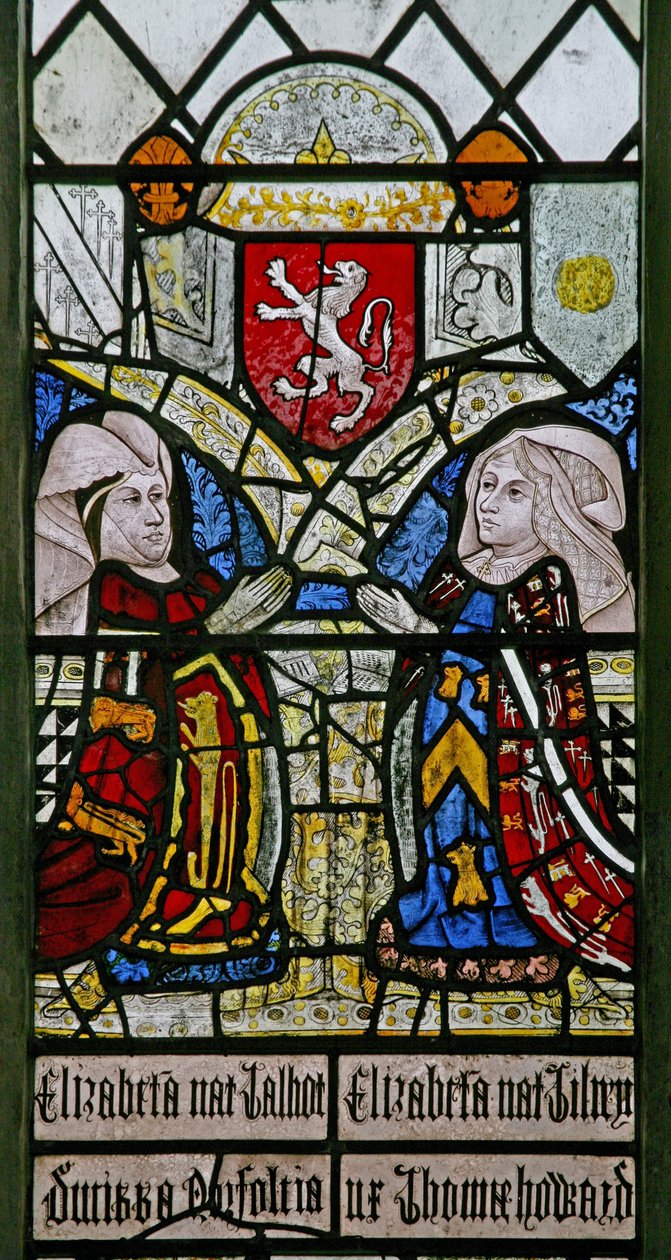 Janela w1 representando Elizabeth Talbot, Duquesa de Norfolk e Elizabeth Tilney, condessa de Surrey com o brasão de armas da família Mowbray acima de English School