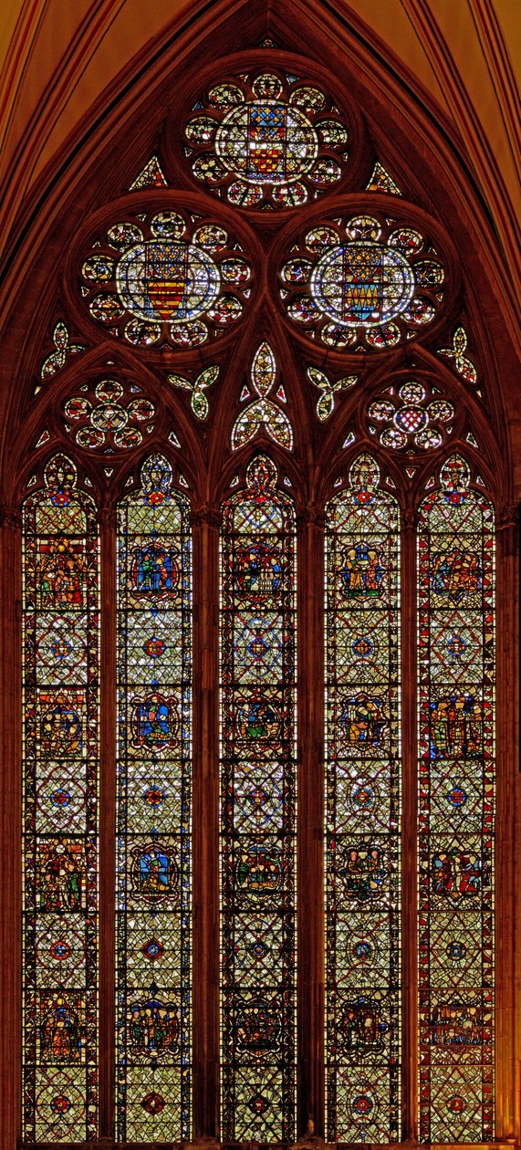 Janela w61 retratando cenas da vida de St Thomas Becket: também St Margaret, São Nicolau, São João Batista e St Edmund de English School
