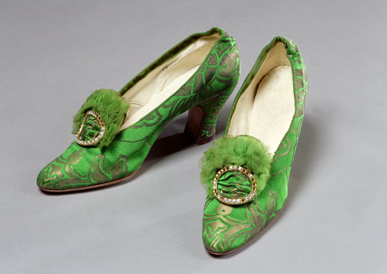 Sapatos para mulher, 1920 (seda e diamante) de English School