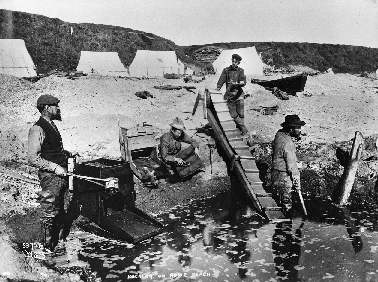 Rocking on Nome Beach, de 