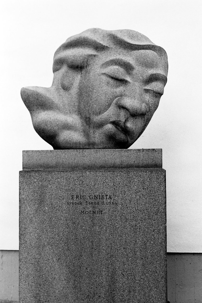 Escultura de Eric Gnista "Molnet", Castelo de Gripsholm, perto de Estocolmo, Suécia de Eric Gnista