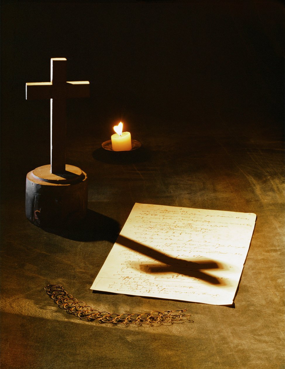 O cinto de castigo de prata de Blaise Pascal, a sua cruz de pedra e o manuscrito de "Le Memorial" (foto) de Erich Lessing