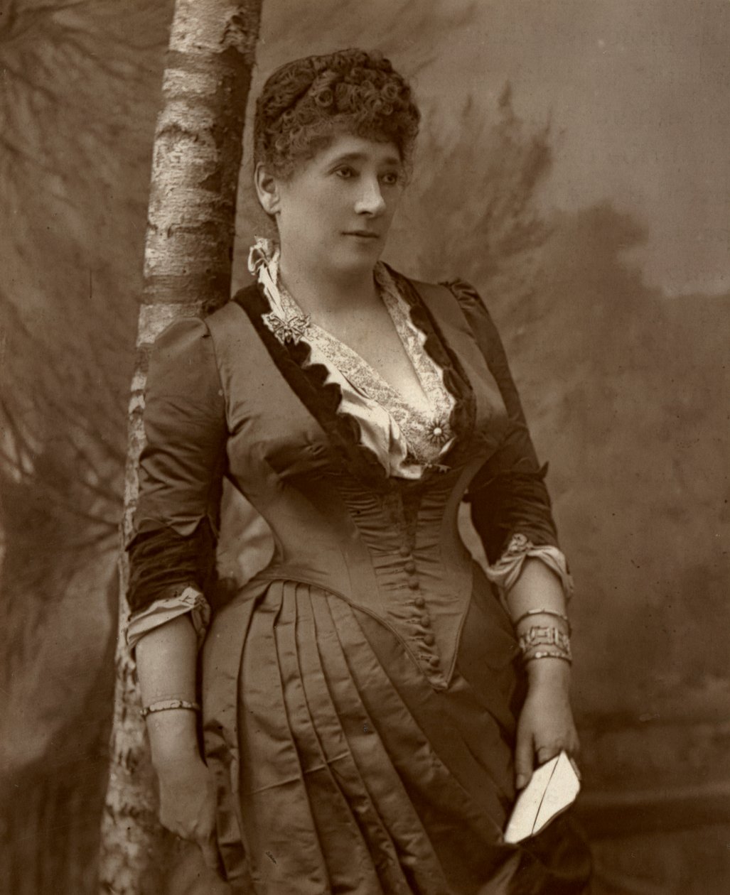 Sra. John Wood, atriz britânica e gerente de teatro, 1888. de Ernest Barraud