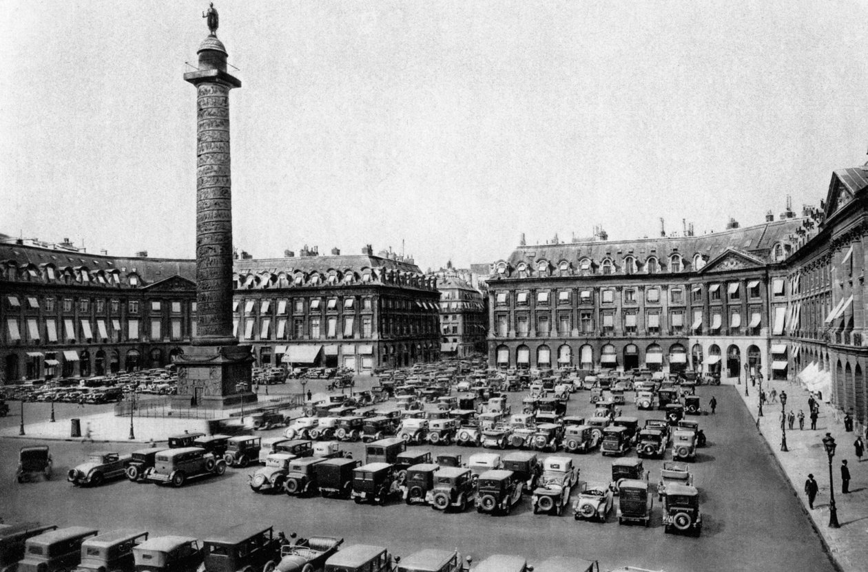 Place Vendome e a coluna erigida às vitórias de Napoleão, Paris, 1931 de Ernest Flammarion