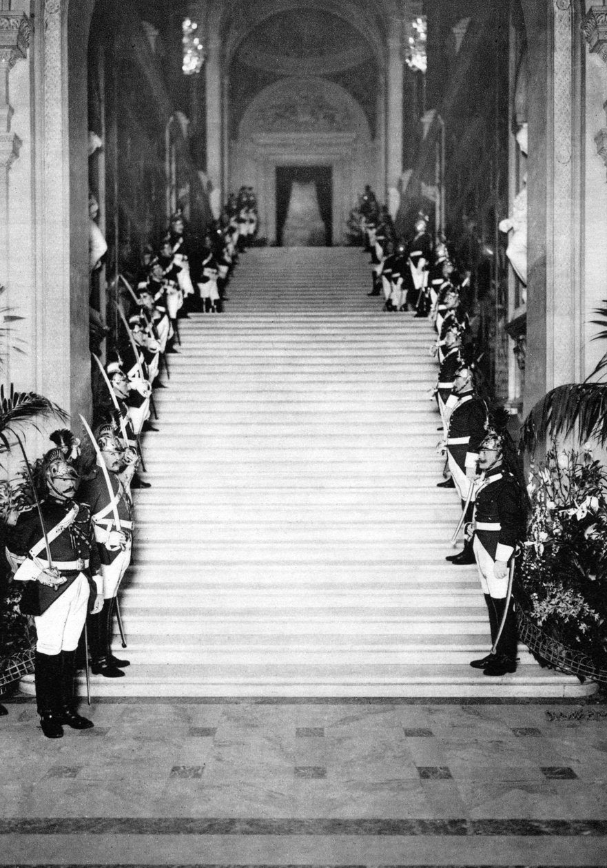 Guardas republicanos em uma recepção, Prefeitura, Paris, 1931. de Ernest Flammarion