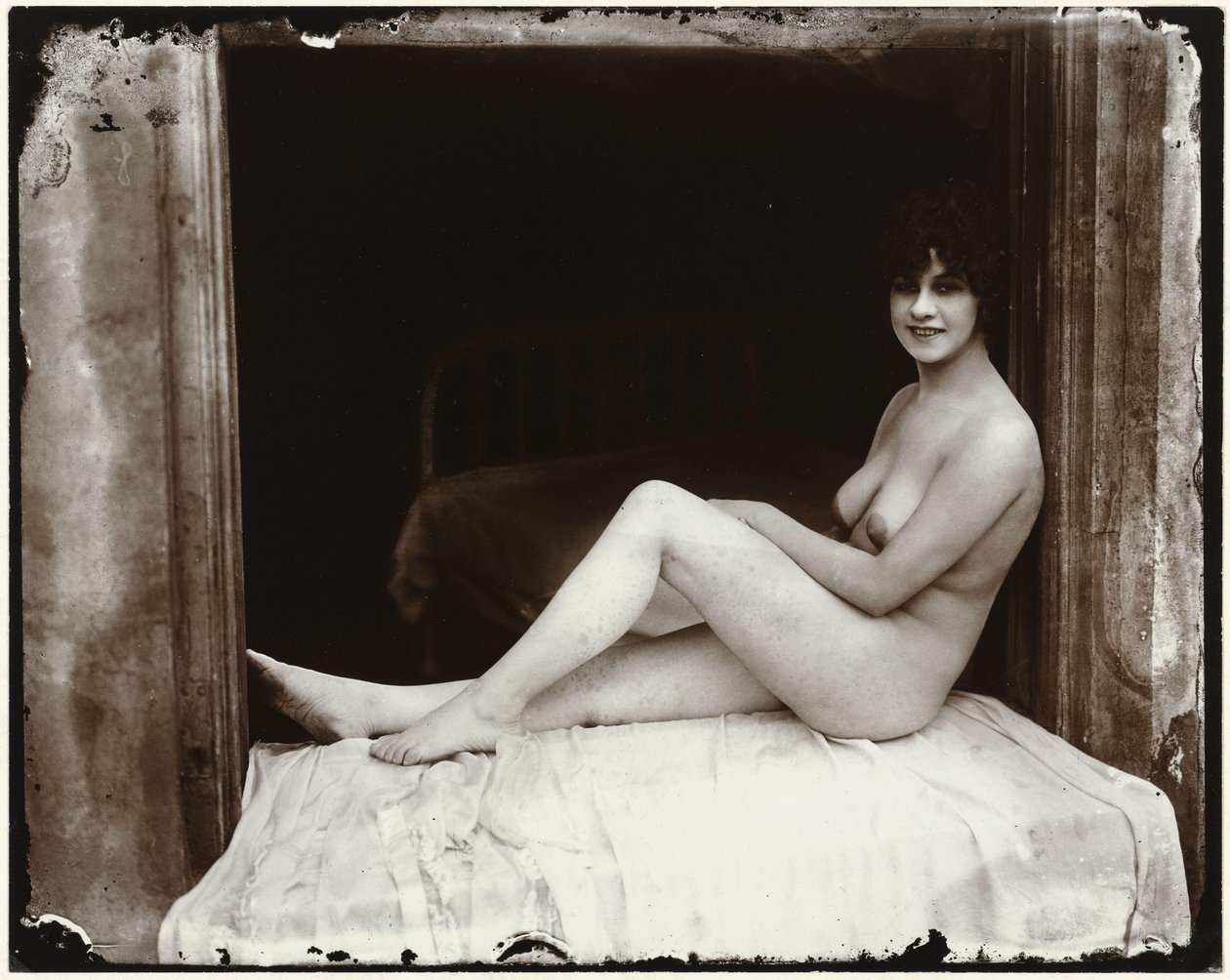 Retrato de uma mulher nua desconhecida na janela de Ernest James Bellocq