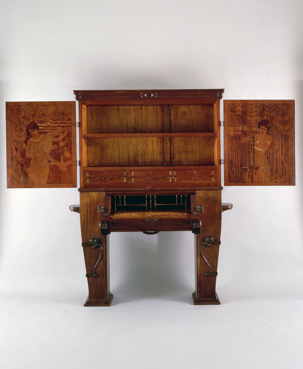 Secretaire escrivaninha de Ernesto Basile