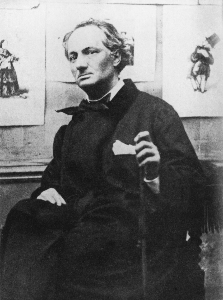 Charles Baudelaire (1821-67) com gravuras, c.1863 de Etienne Carjat