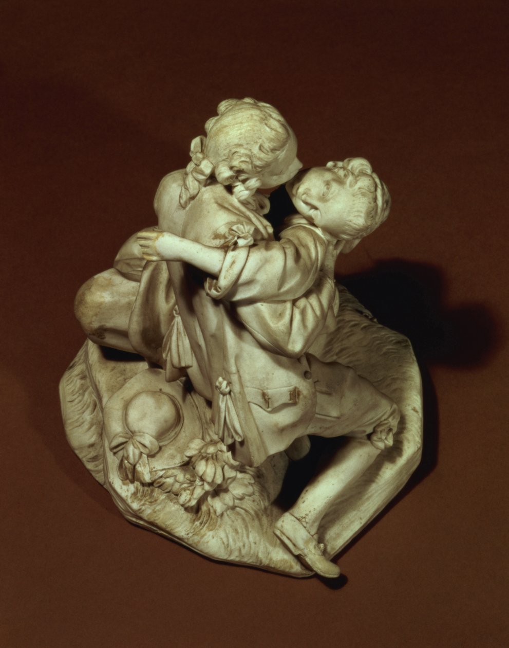 O Beijo, grupo Sevres, depois de Boucher, 1765 (porcelana) de Etienne Maurice Falconet