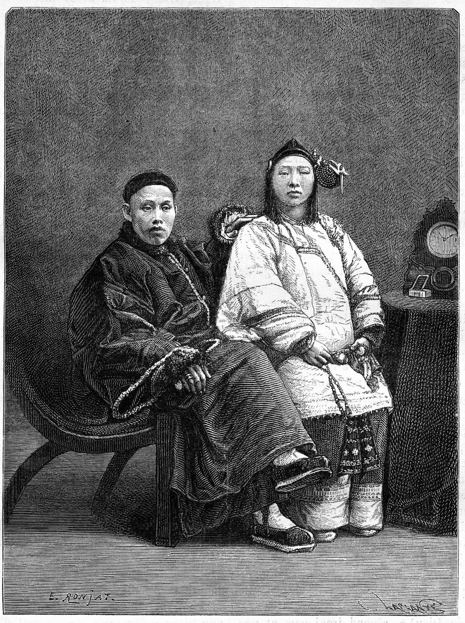 Um par de notáveis chineses de São Francisco (Estados Unidos), no século XIX. Gravura após um desenho de Ronjat, após uma fotografia, em "Le Tour du Monde, Nouveau journal des Voyages", editado por Edouard Charton, Paris. de Etienne Antoine Eugene Ronjat