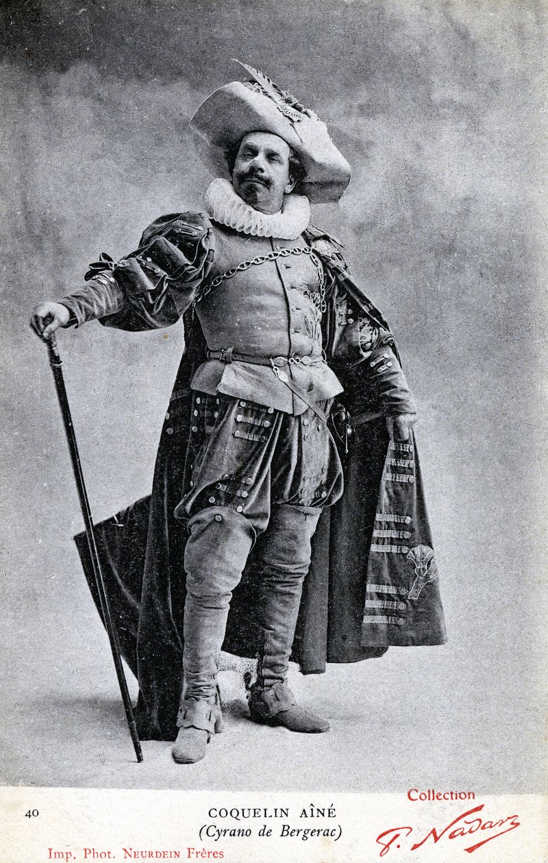 Constant Coquelin aka como Coquelin aîné (1841 - 1909) com o traje de Cyrano de Bergerac (foto) de Etienne Neurdein